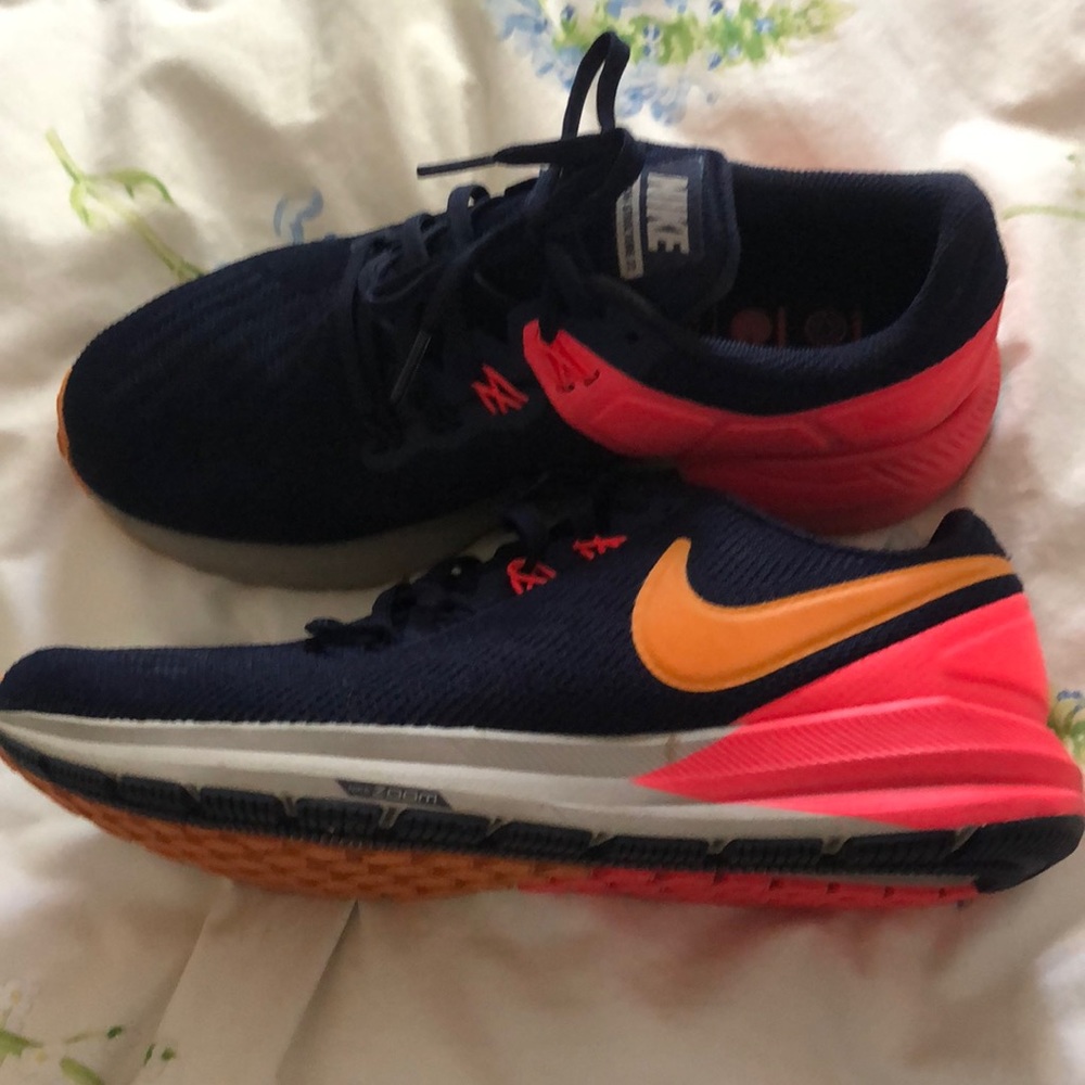 Nike 7.5 zoom structure 22